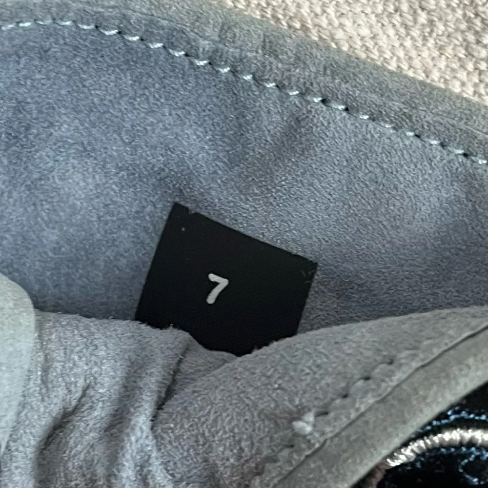 2/$20 Embroidered Women’s Winter Gloves